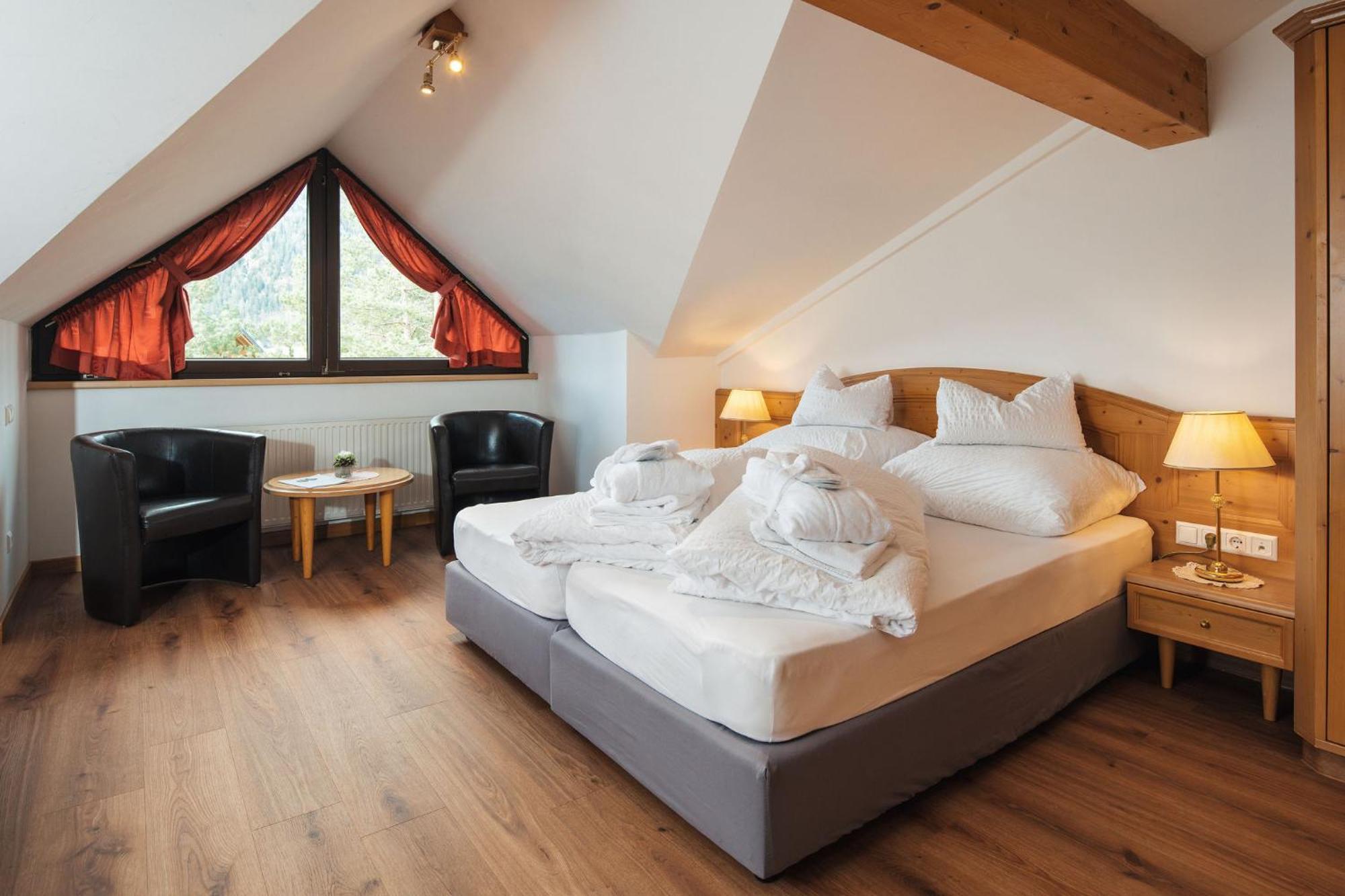 Hotel Garni Alpenruh-Micheluzzi Зерфаус Екстериор снимка