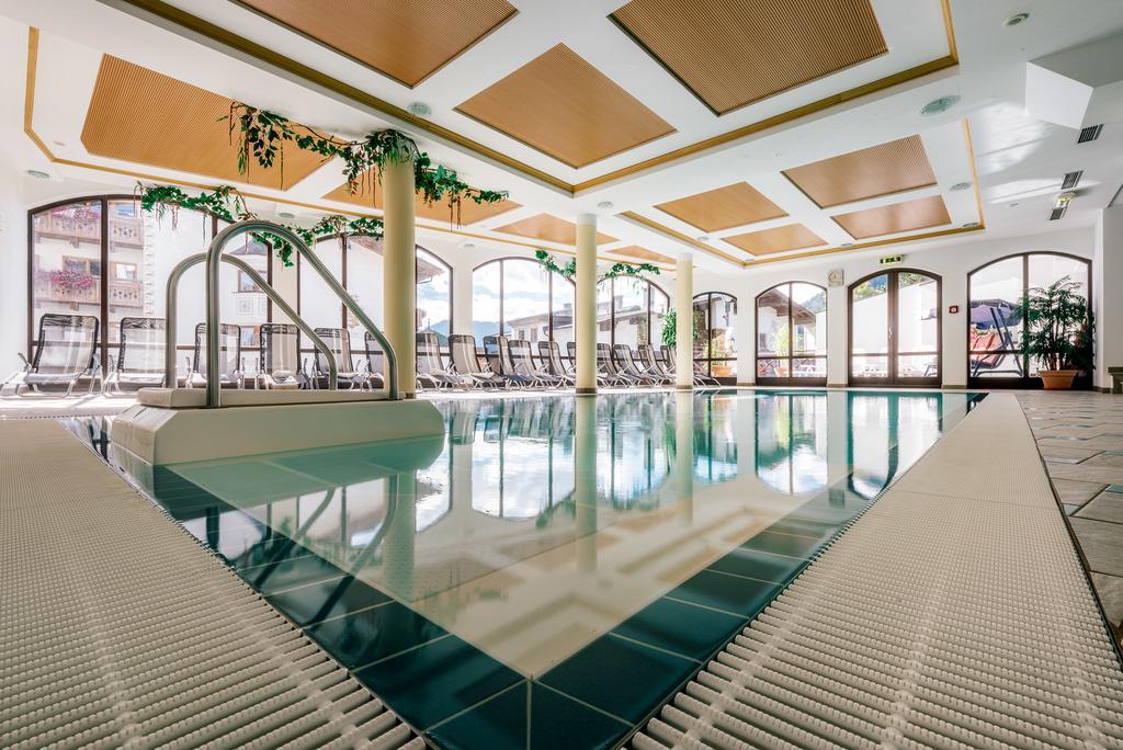 Hotel Garni Alpenruh-Micheluzzi Зерфаус Екстериор снимка
