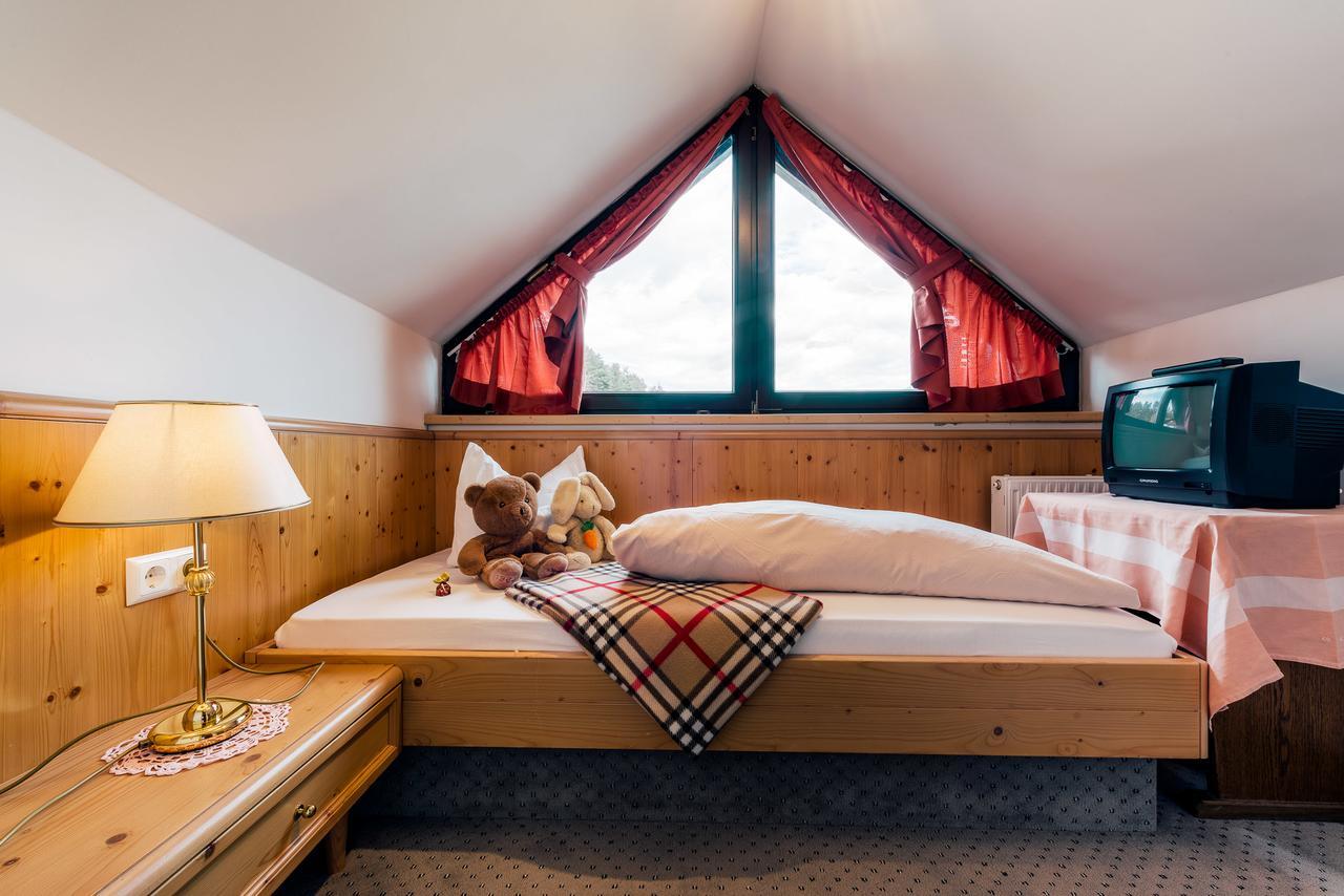 Hotel Garni Alpenruh-Micheluzzi Зерфаус Екстериор снимка