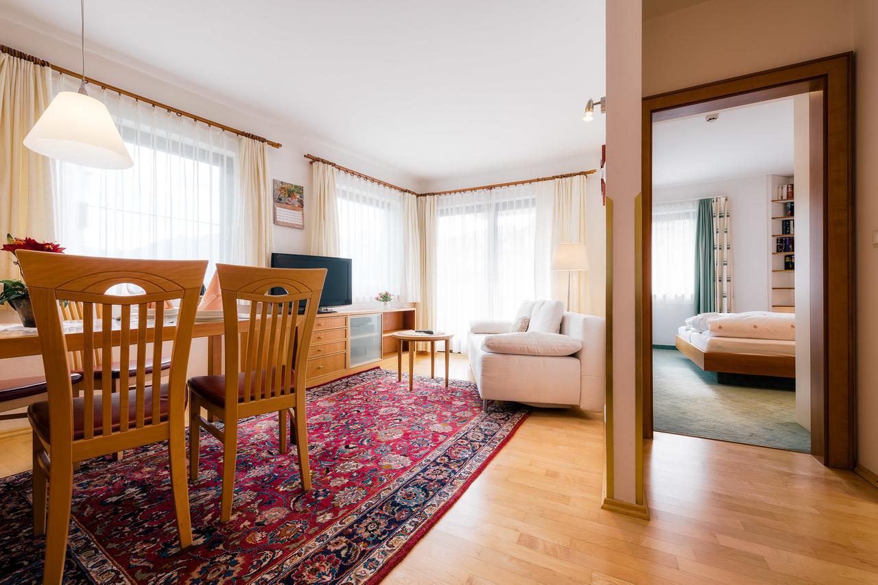 Hotel Garni Alpenruh-Micheluzzi Зерфаус Екстериор снимка