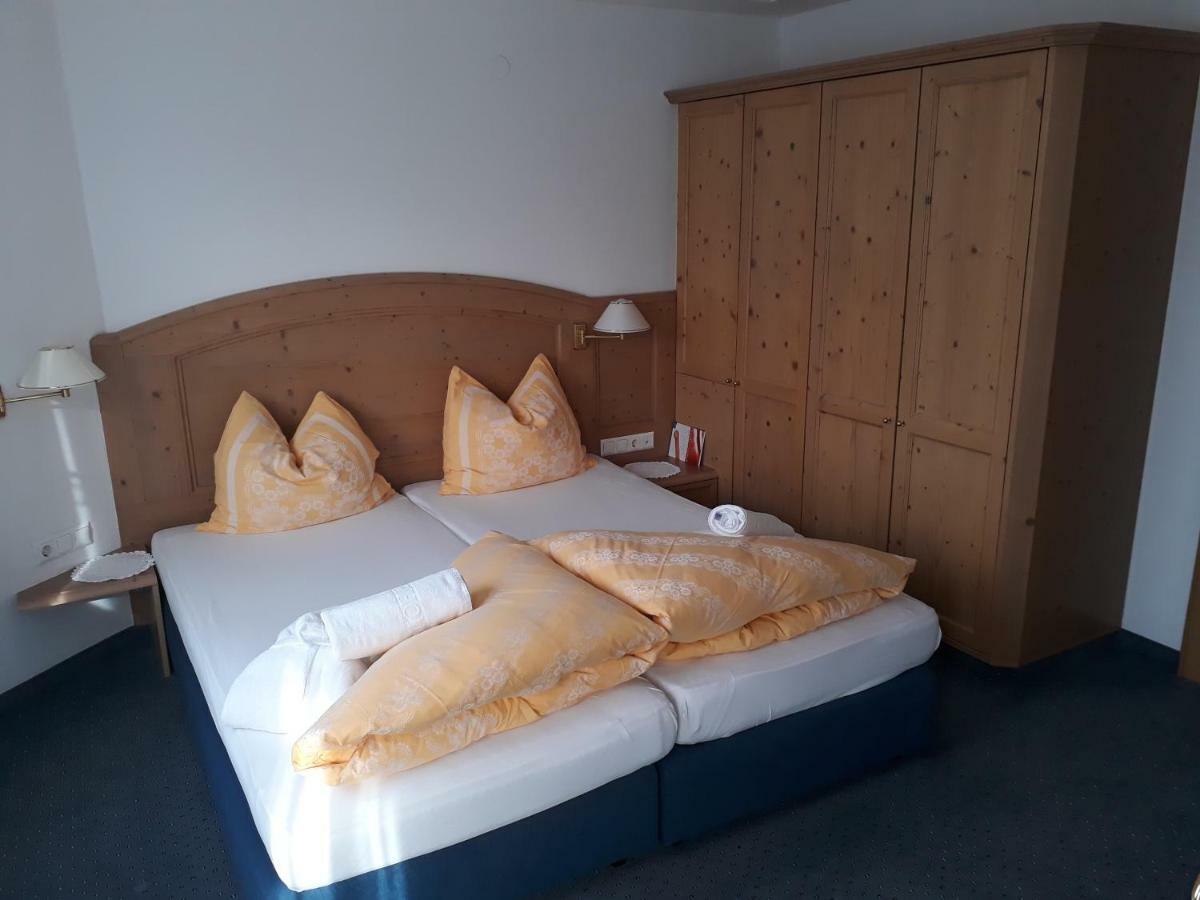 Hotel Garni Alpenruh-Micheluzzi Зерфаус Екстериор снимка